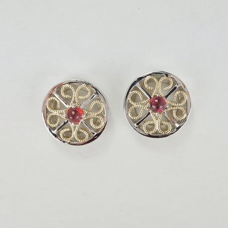 PtK18カボションルビーピアス