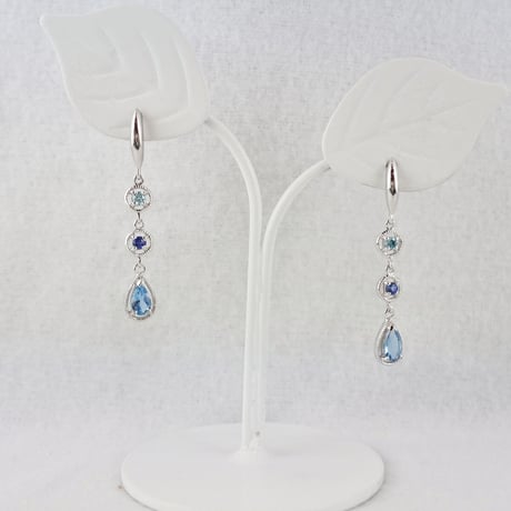 K18wgピアス(ブルーダイヤ・サファイア・アクアマリン)