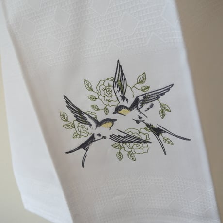 MAWISS　刺繍のキッチンクロス　二羽のツバメ