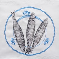 MAWISS　刺繍のキッチンクロス　イワシの炭焼き（ブルー）