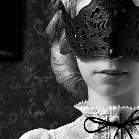Veil mask-round