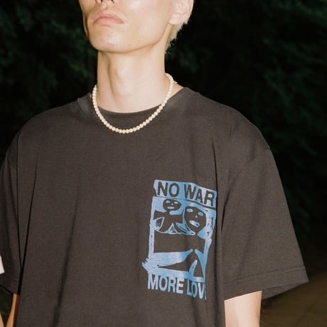NO WAR TEE Black
