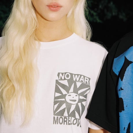 NO WAR TEE White
