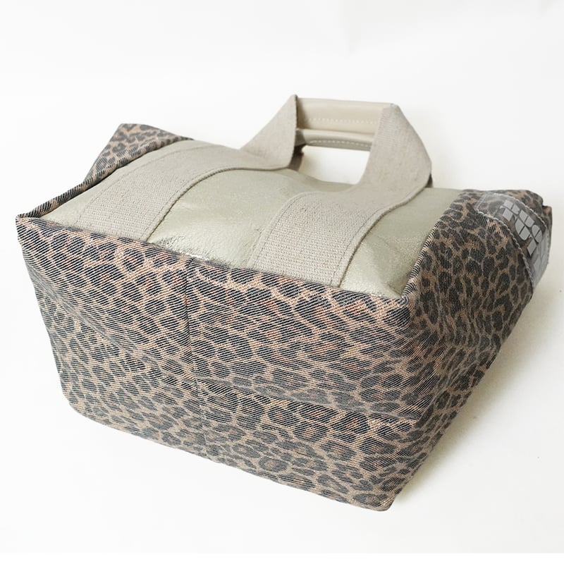 サポネッタ　新品未使用品　2wayヒョウ柄ばっく 2WAY】ヒョウ柄＊シャンパンゴールドピッグレザーのカジュアル