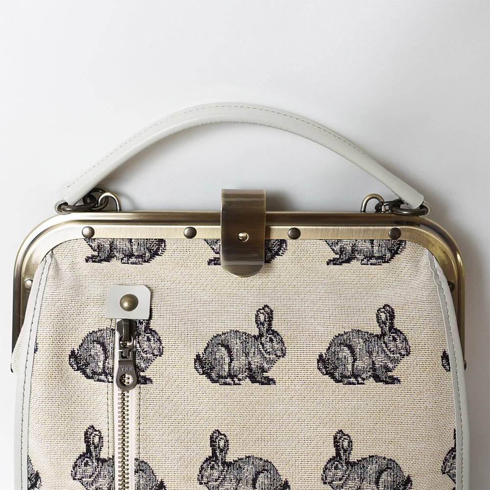 リュックでもハンドでも！がま口ミニリュック スペインゴブラン生地