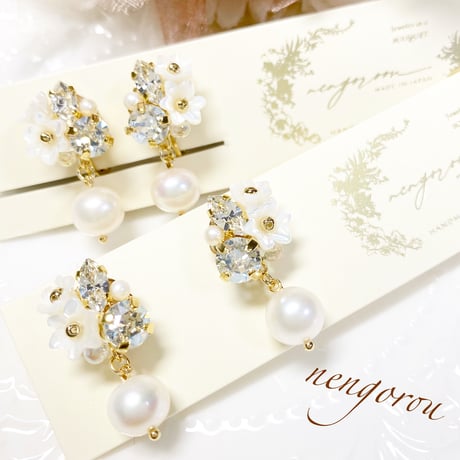 primevère pearl/ピアス イヤリング(✣ホワイト)