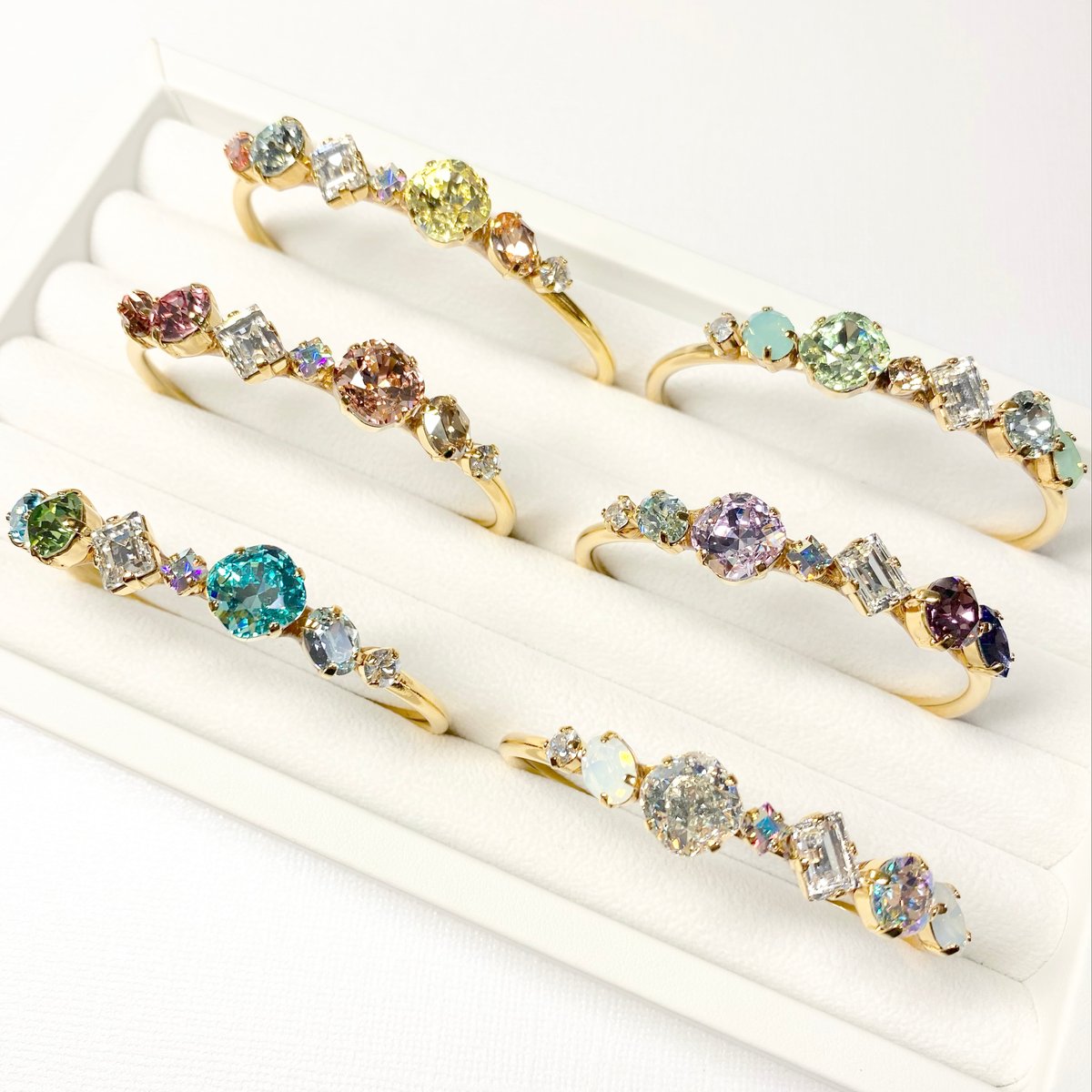 Calee Inc. ゴールドバングル 星型装飾 Calee Inc. ゴールド Calee Inc. ゴールドバングル 星型装飾 Calee Inc. ゴールド