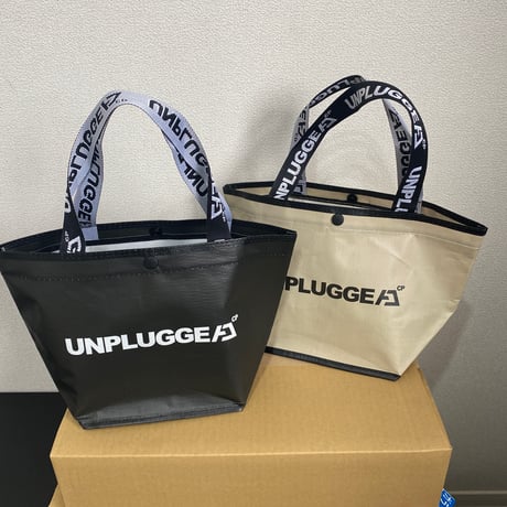 幅35cm お散歩バッグに最適 UNPLUGGED CP ミニ トートバッグ ビニール ブラック のみ 1点  メール便 クリックポスト