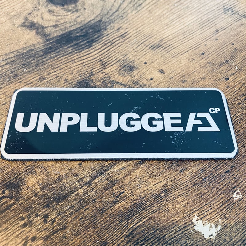 完売後 廃盤 再販なし UNPLUGGED CP アルミロゴプレート 横12cm 1枚