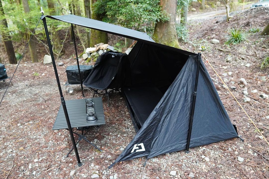 アンプラグドキャンプ パップテント ブラック HYDE ポール付き fit=scale-down,w=1200