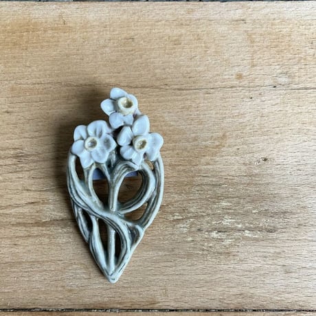 brooch"narcissus"/Sachiko Kosuge