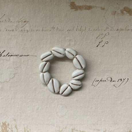 "coffee beans"(white) / Sachiko Kosuge