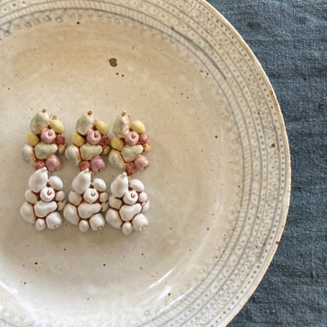"fruits"(white)+hako / Sachiko Kosuge