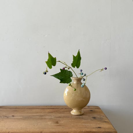 bud vase / Shimizu Yuriko