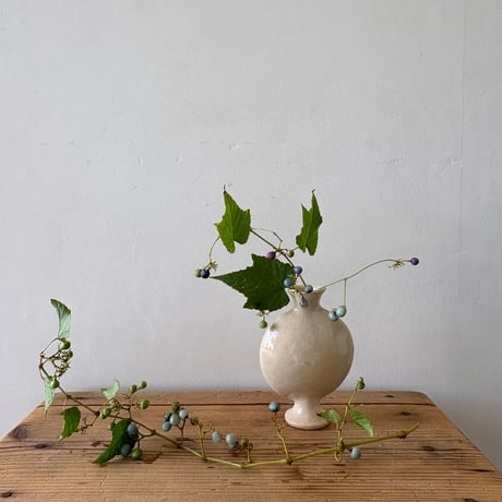 bud vase / Shimizu Yuriko