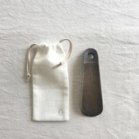 shoehorn/objet petit a × On me pense