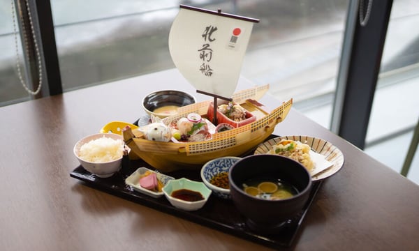 No.142】～風景玉～蝶々と花 チャーム キーホルダー 海月灯り