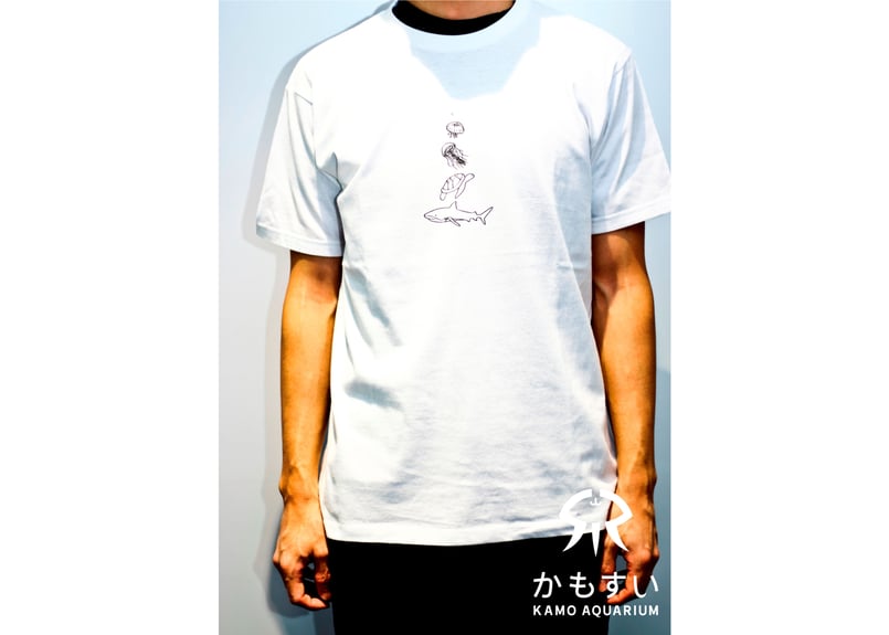 飼育員の暴走シリーズ第3弾！】自画自賛Tシャツ くうくわれる | 海月