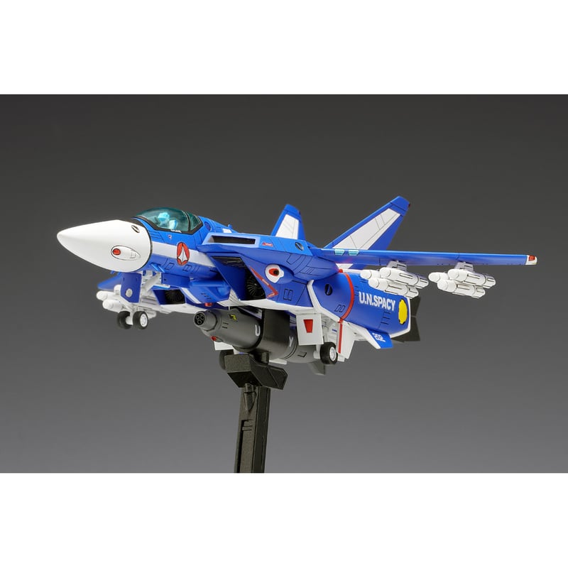 SHIPPING AT OCT] 1:100 VF-1J バルキリー［ファイター］マルチプ