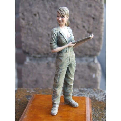 1:20 女性整備士(B) マルティナ技士 FEMALE MECHANIC B "MARTINA"