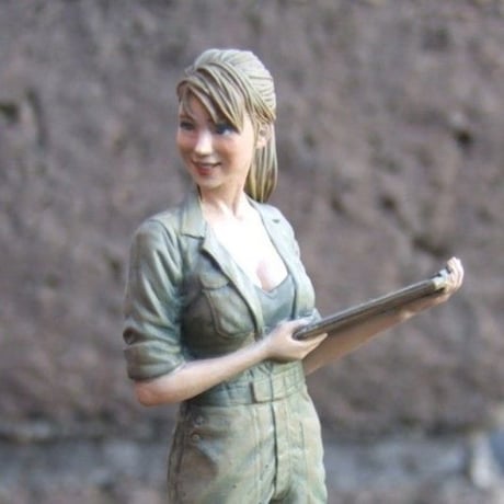 1:20 女性整備士(B) マルティナ技士 FEMALE MECHANIC B "MARTINA"
