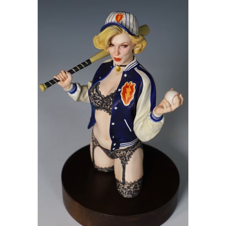1:10 25TH TEAM GIRL BUST