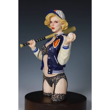 1:10 25TH TEAM GIRL BUST