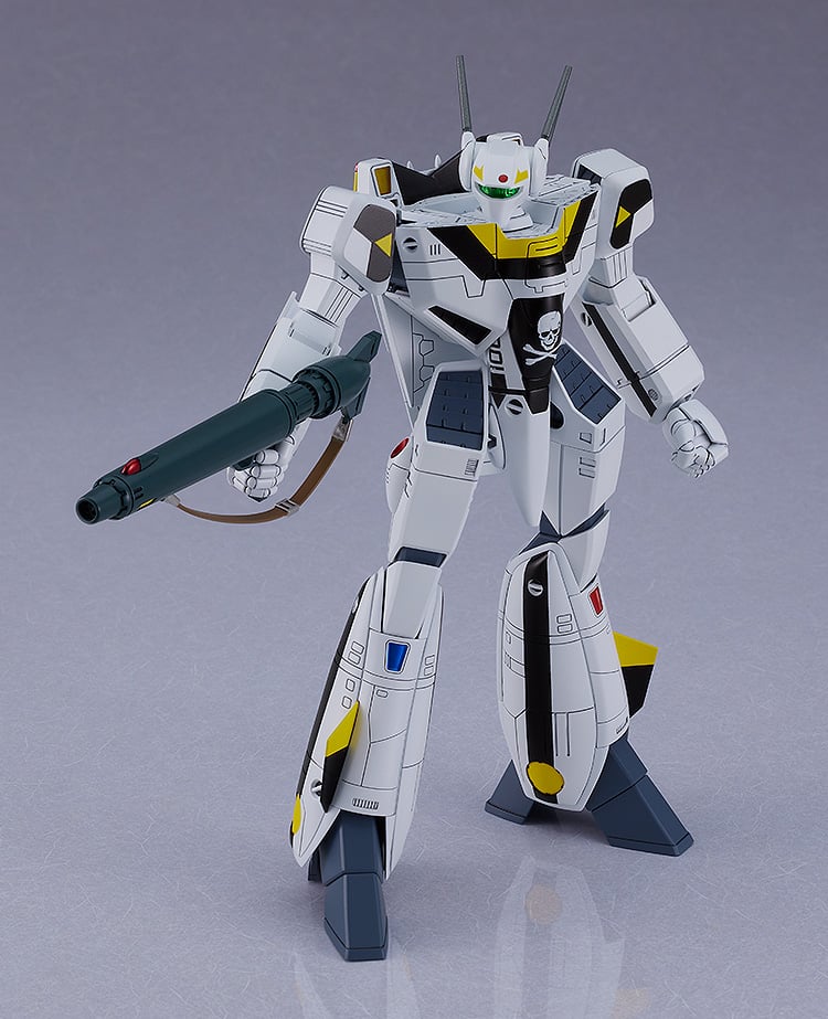 PLAMAX 1/72 バトロイドバルキリー（ロイ・フォッカー機）【完成品】 PLAMAX 1:72 VF-1S バトロイドバルキリー ロイ・フォッカースペシャル
