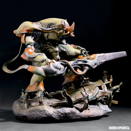 1: 72 AURONIX