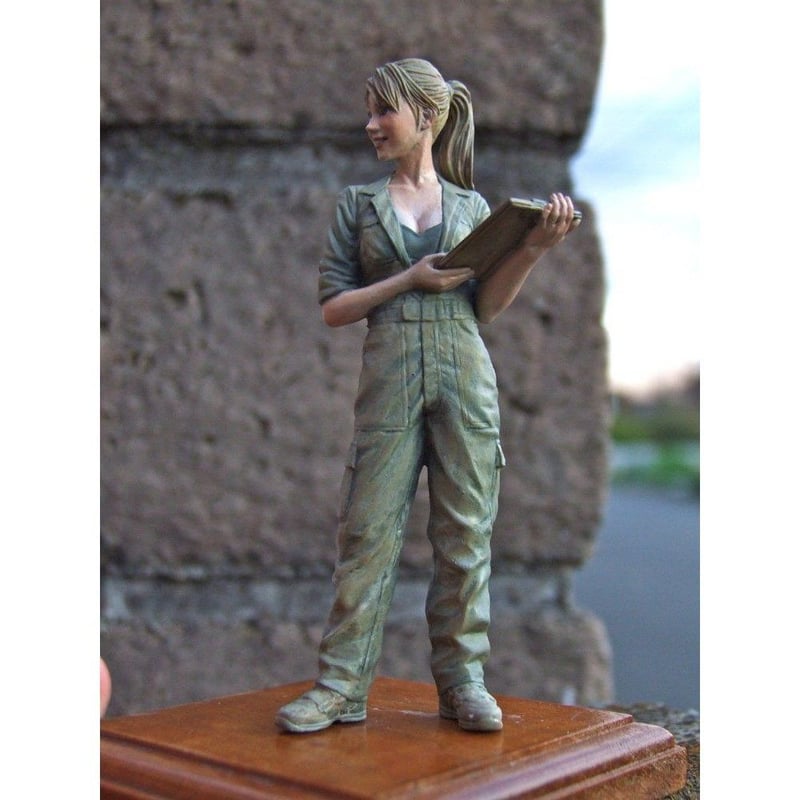 ブリックワークス　マルティナ技士　1/20 台座付き　完成品 ブリックワークス マルティナ技士 1/20 台座付き 完成品 - メルカリ