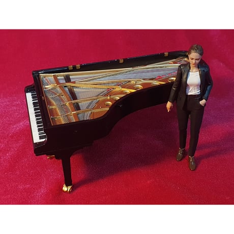 1:20 レジスタンス ピアニスト Resistance Pianist