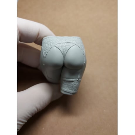 1:10 BOMB GIRL BUST