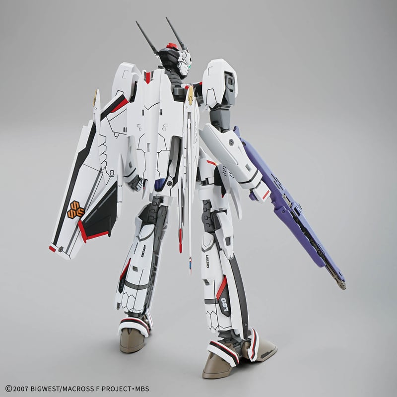 HG 1:100 VF-25F MESSIAH VALKYRIE (ALTO CUSTOM)