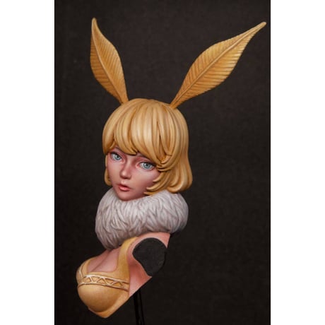 深夜の蛾嬢 LADY MOTH OF THE DAWN BUST