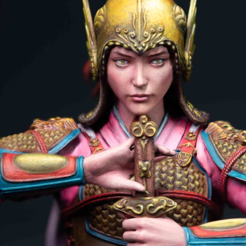 女性の胸像 金属製 角のあるヘルメット 剣 台座付 女性の胸像 金属製 角のあるヘルメット 剣 台座付