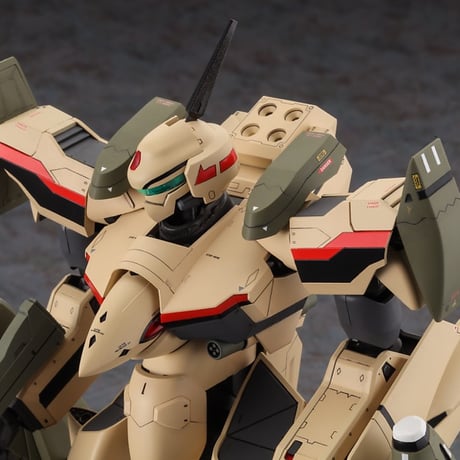 1:72 VF-19EF/A バトロイド イサム・スペシャル “マクロスF” ISAMU SPECIAL "MACROSS FRONTIER"