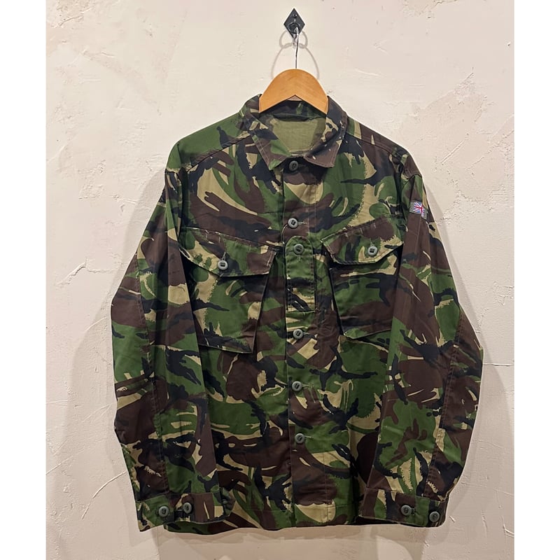 イギリス軍 放出品 カムフラージュネット DPM迷彩 偽装網 3 x 3 m イギリス軍 放出品 カムフラージュネット DPM迷彩 偽装網 3 x 3 m
