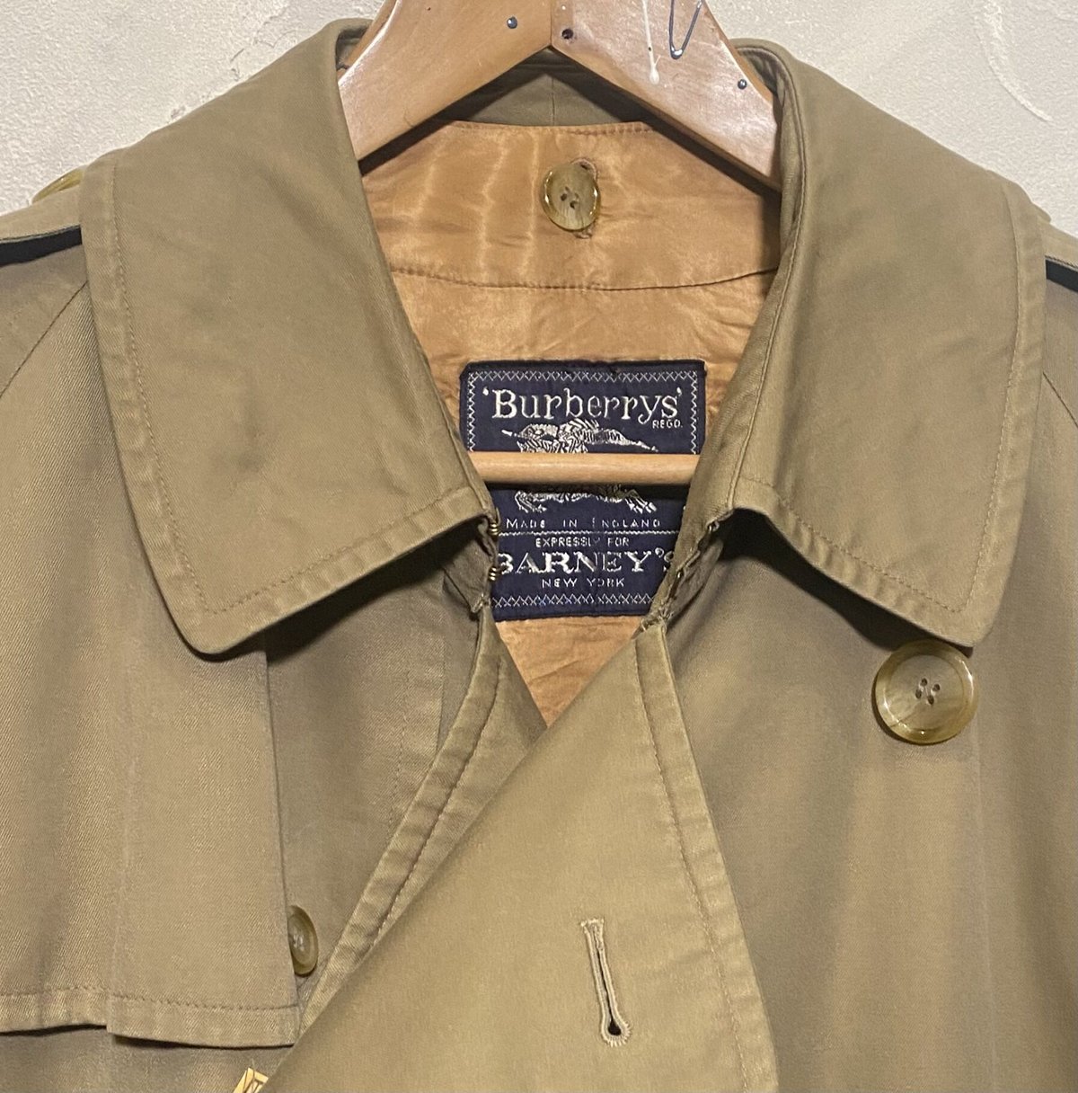 バーバリー　burberry 一枚袖　タマムシ　ラグラン C100 トレンチ Burberry's/バーバリー】80年代希少のC100”一枚袖”入荷。今回は