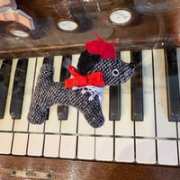 Nikoブローチ　いぬ