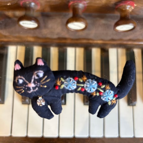 ヘミングウェイCat  brooch