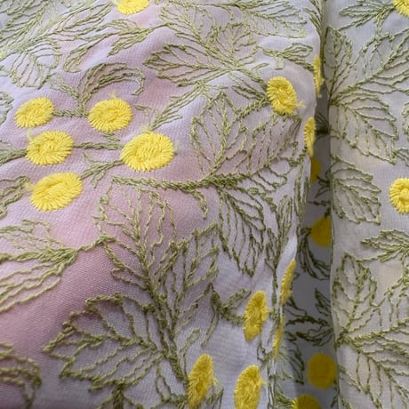 ミモザ刺繍　ボレロみたいなプルオーバー