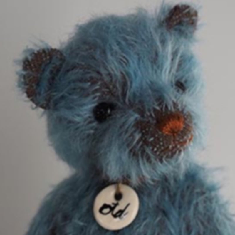 otd Karen bear / ブルーのくまさん | AMULET