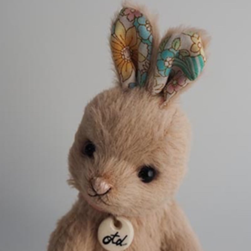 otd Karen bear / ビスコースのうさぎさん | AMULET