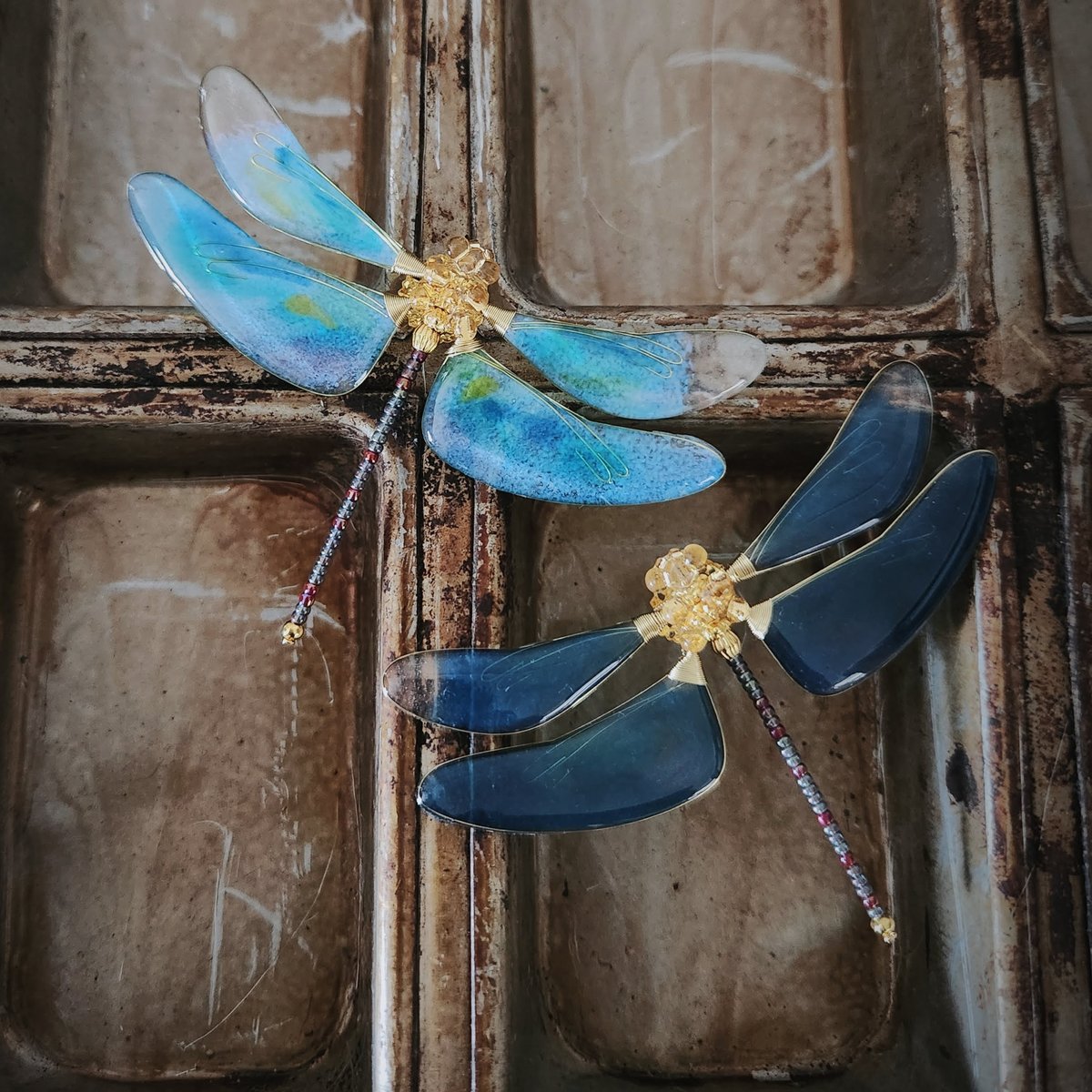 トンボのブローチ TOM / チョウトンボのブローチ《淡》 | AMULET
