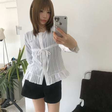 tag frill blouse