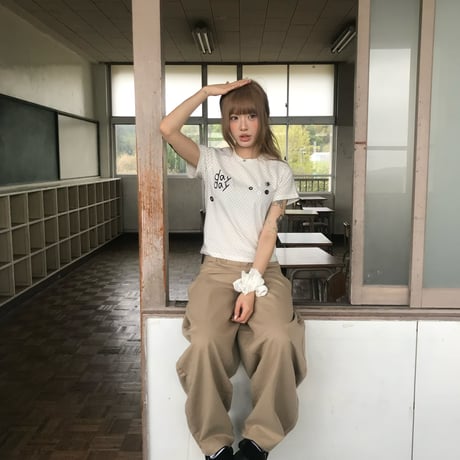 button logo cropped tee