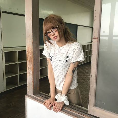 button logo cropped tee