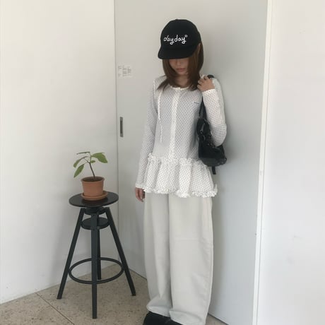 tag frill dot button tops