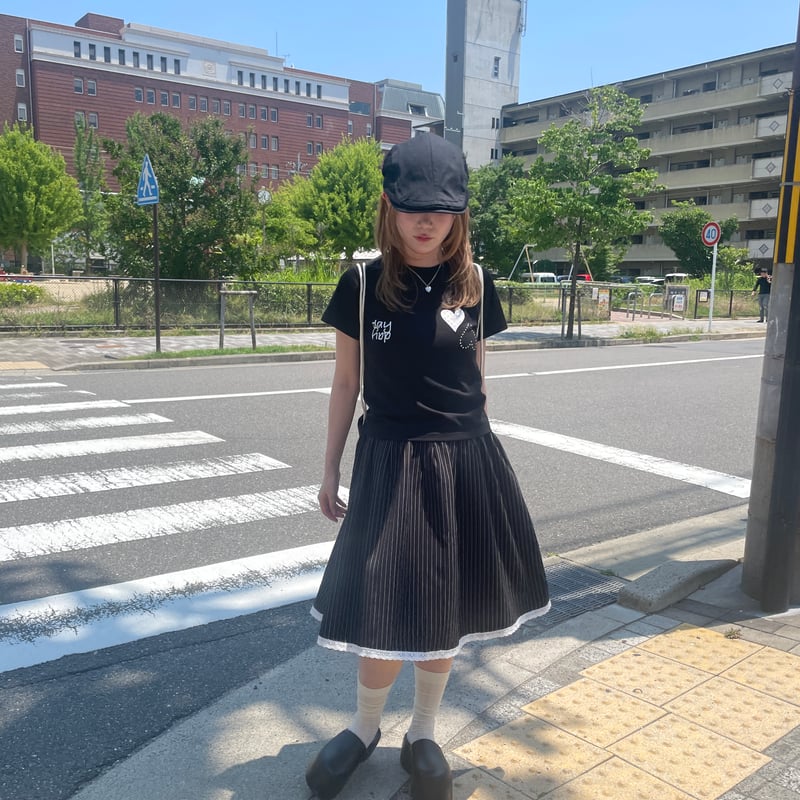 heart studs cropped tee | DAY DAY seoul's STORE