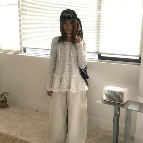tag frill dot button tops
